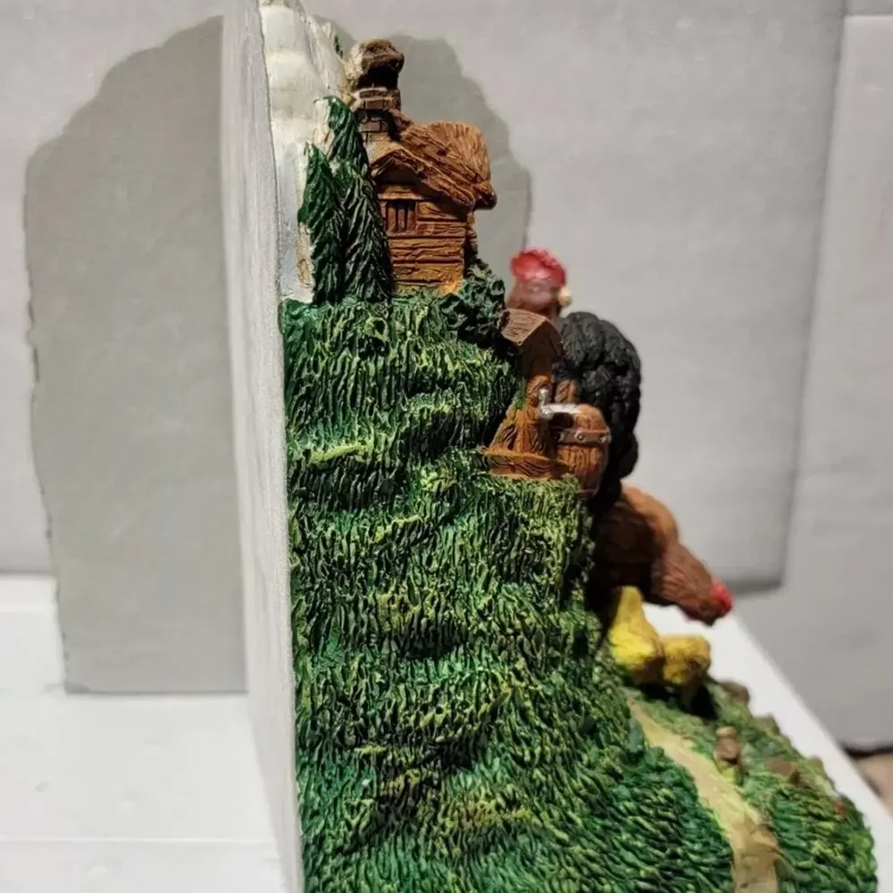 RARE Vintage Rooster, Hen & Baby Chick's Farm Chicken Cabin Bookends
